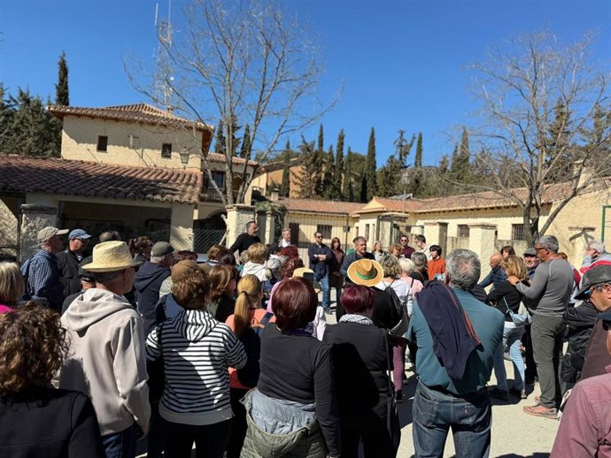 Concentración para reclamar a la Junta de Andalucía que la Brica Los Moralillos permanezca en su emplazamiento.