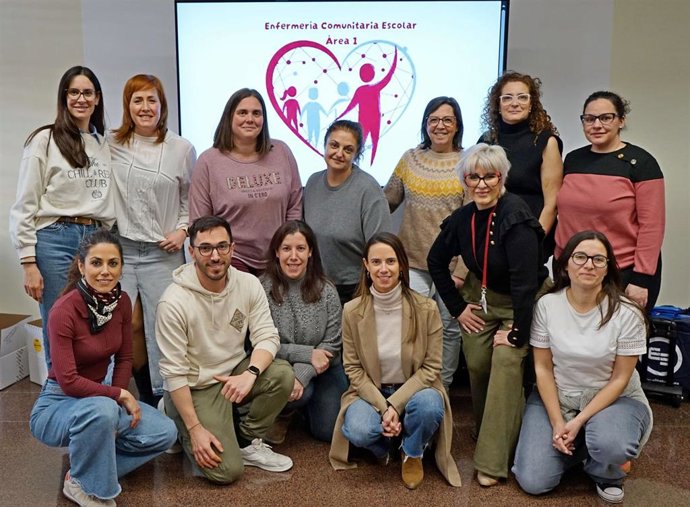 Las Intervenciones Con Las Familias Están Impartidas Principalmente Por Los Profesionales De Enfermería Comunitaria Escolar Del Área I Y Matronas.