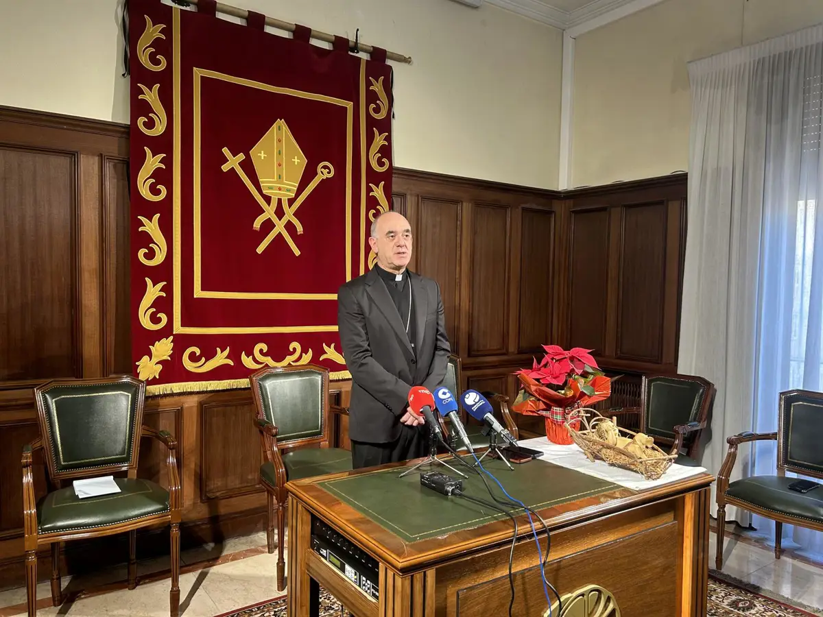 El obispo de Santander, Arturo Ros durante el mensaje de Navidad. Archivo - EUROPA PRESS - Archivo