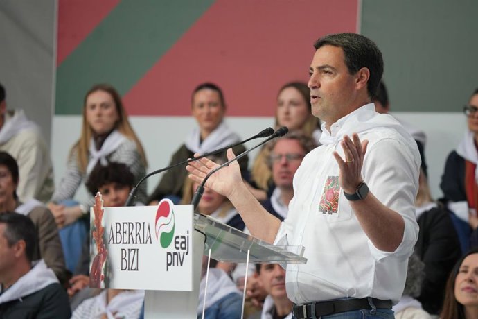 El lehendakari, Imanol Pradales, interviene en el Aberri Eguna del PNV en Bilbao