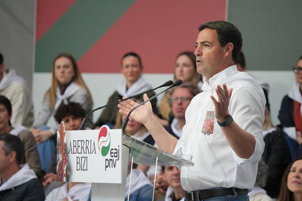 El lehendakari, Imanol Pradales, interviene en el Aberri Eguna del PNV en Bilbao