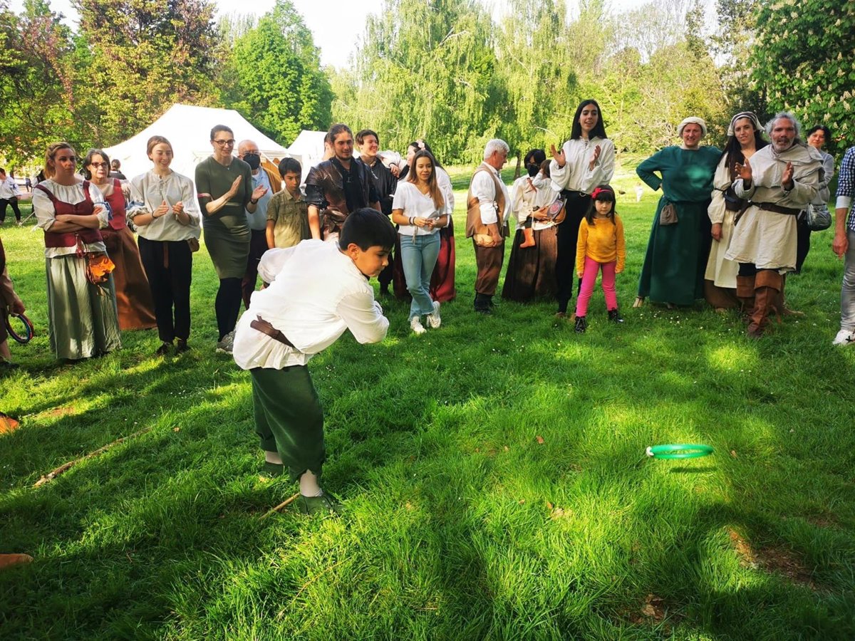 El Espíritu de San Bernabé llega a los colegios:  Los logroñeses no sólo luchaban por la ciudad, también jugaban 