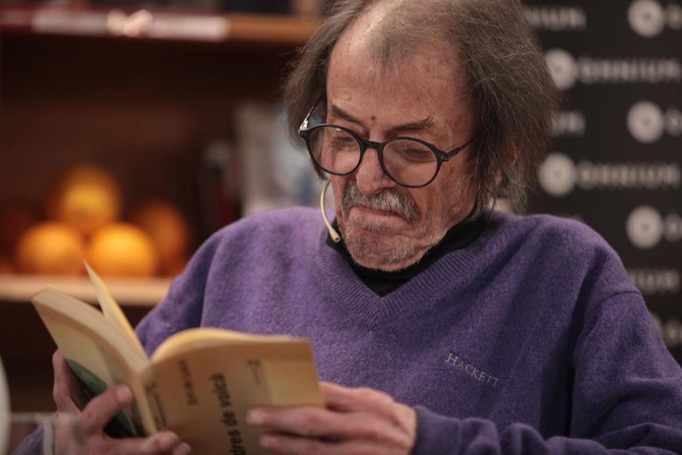 Archivo - El escritor valenciano Josep Piera en imagen de archivo