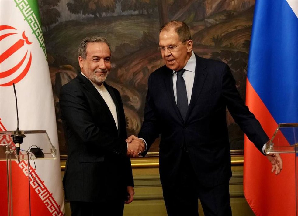 Archivo - Abbas Araqchi y Sergei Lavrov en una imagen de archivo