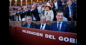 Moreno defiende la importancia de la tauromaquia en Andalucía y respalda el inicio de la temporada taurina en Sevilla