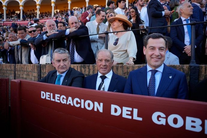 Juanma Moreno defiende la importancia de la tauromaquia y respalda el inicio de la temporada taurina en Sevilla.