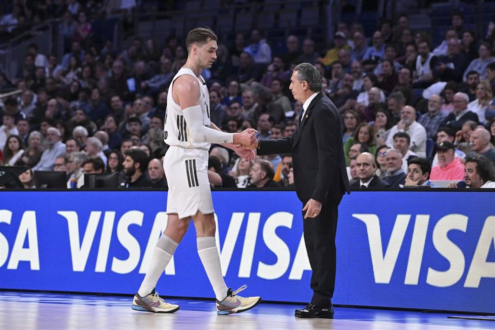 Archivo - Mario Hezonja y Sergio Scariolo