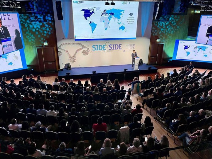 La conferencia Side-by-Side reúne a cerca de 800 participantes