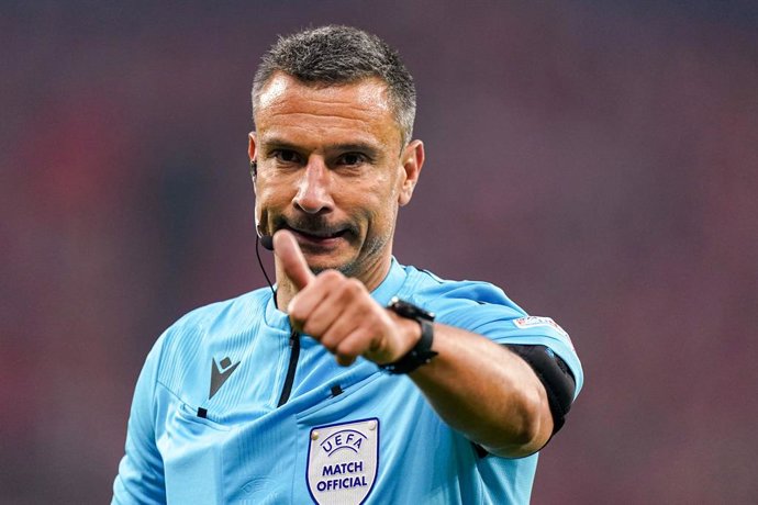 Archivo - Referee Istvan Kovacs during the UEFA Europa League, Semi-finals, 2nd leg football match between Bayer 04 Leverkusen and AS Roma on May 18, 2023 at BayArena in Leverkusen, Germany - Photo Joris Verwijst / Orange Pictures / DPPI