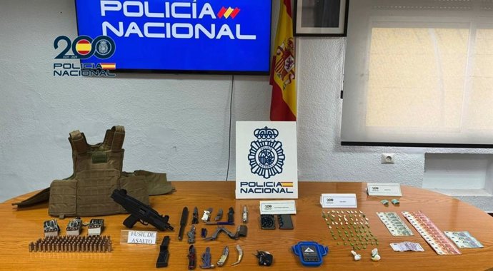 Material incautado a un clan familiar dedicado al tráfico de cocaína en La Línea.
