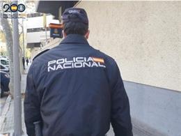 Archivo - Agente de la Policía Nacional.