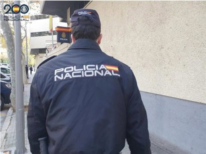 Archivo - Agente de la Policía Nacional.