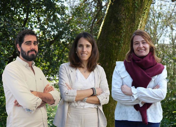 Fernando María de Villar Rosety, Leire Labaka y Josune Hernantes, participantes en el proyecto.