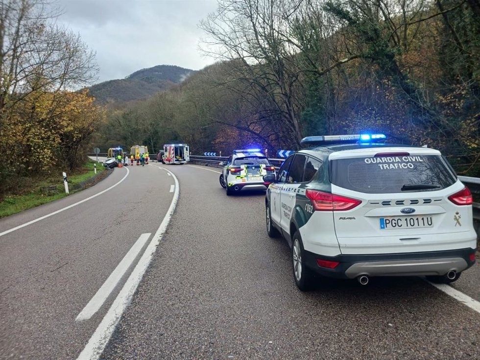 Archivo - Accidente de tráfico con persona fallecida en Lena.