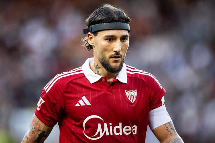 Archivo - Nemanja Gudelj, en un partido con el Sevilla FC.