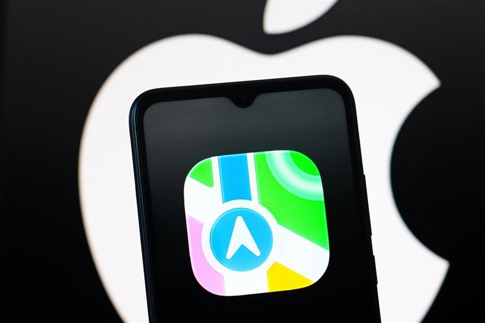 Archivo - Icono de los Mapas de Apple junto al logo de Apple. 