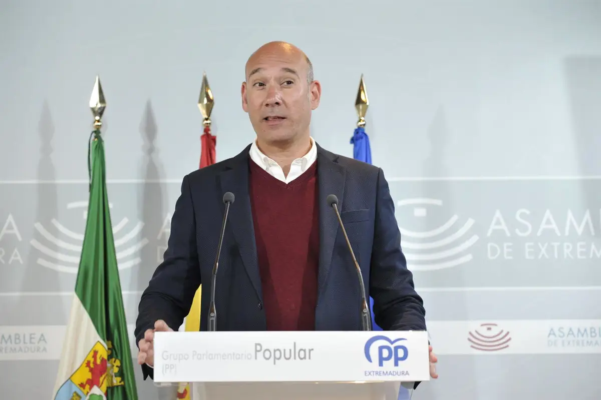 Rueda de prensa en la Asamblea de Extremadura