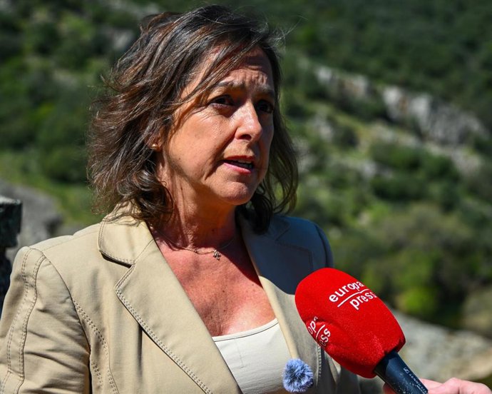 La consejera de Sostenibilidad y Medio Ambiente de la Junta de Andalucía, Catalina García, atiende a los medios en una imagen de archivo. 