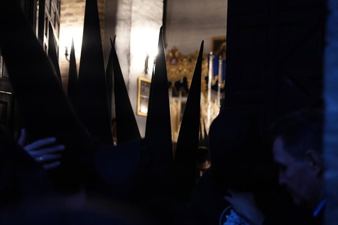 Archivo - Nazarenos en Semana Santa.