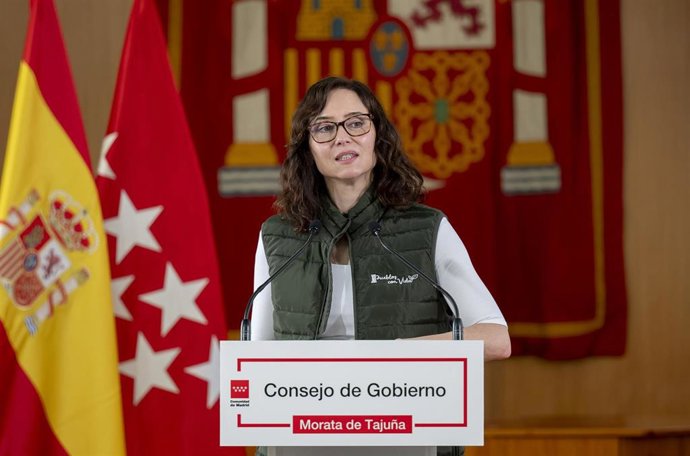 La presidenta de la Comunidad de Madrid, Isabel Díaz Ayuso, atiende a los medios tras la reunión del Consejo de Gobierno, en el Ayuntamiento de Morata de Tajuña, a 25 de marzo de 2026, en Morata de Tajuña, Madrid (España).