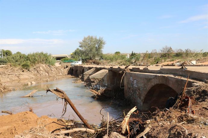 Archivo - Imagen del histórico puente de Quart de Poblet tras la dana