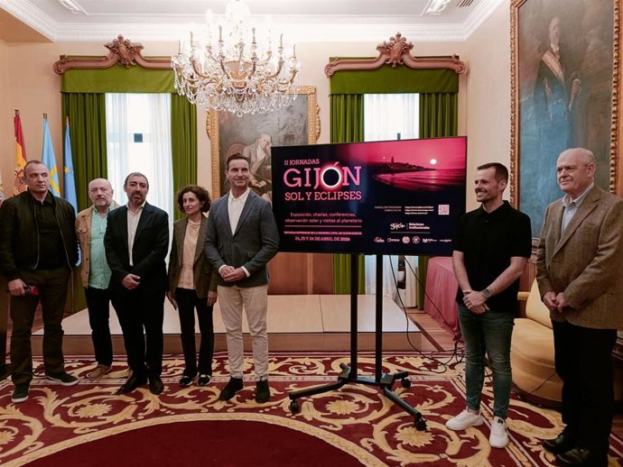 Presentación de las II Jornadas 'Gijón. Sol y Eclipses', que tendrá lugar en Gijón, del 24 al 26 de este mes de abril.