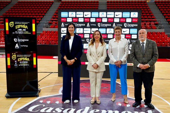 La FEB presenta los partidos de agosto en Zaragoza con las selecciones masculina y femenina de baloncesto.