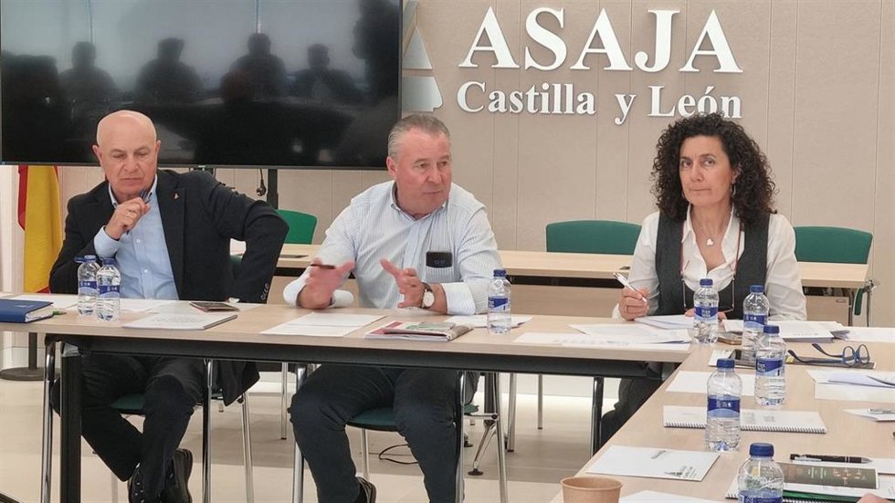 Donaciano Dujo (c), durante la Junta Directiva de Asaja CyL.