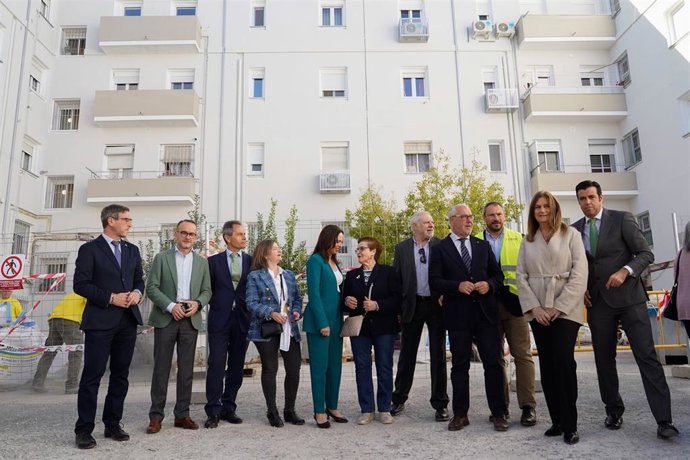 Visita a las obras de rehabilitación de viviendas en Las Protegidas