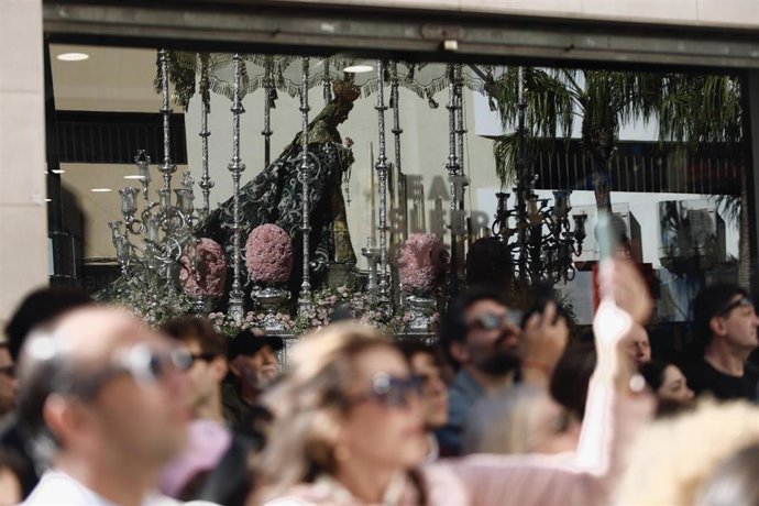 La salida procesional de la Pollinica en el Domingo de Ramos de Málaga.