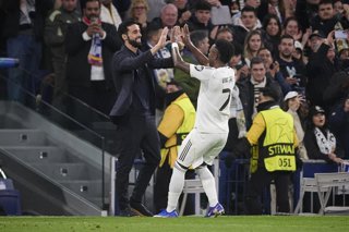 Archivo - January 20, 2026, Madrid, Madrid, Spain: Real Madrid CF's coach Alvaro Arbeloa (L) and Vinicius Junior during Champions League 2025/2026 match. January 20, 2026.