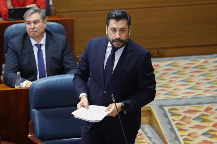 Archivo - El portavoz del PP, Carlos Díaz-Pache, durante el pleno de la Asamblea de Madrid