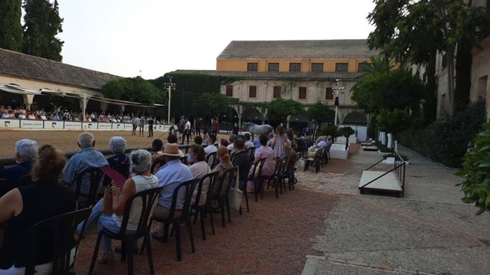 Archivo - Uno de los espectáculos ofrecidos por Córdoba Ecuestre en Caballerizas Reales.