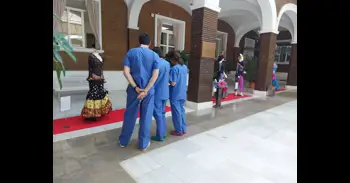 El Virgen del Rocío de Sevilla acoge una exposición solidaria con los trajes de flamenca como protagonistas