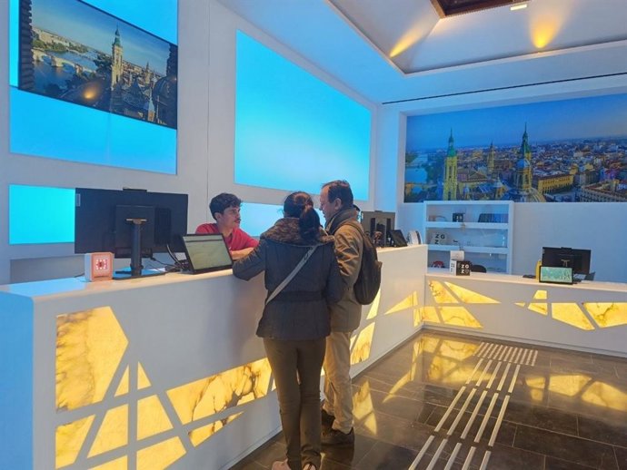 Las oficinas de Turismo de Zaragoza atienden a 8.297 visitantes, un 17% extranjeros en Semana Santa