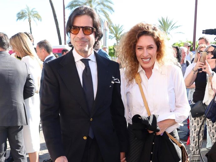 Estrella Morente, de la mano de Javier Conde tras meses sin verles juntos, zanja su polémica con Rosalía