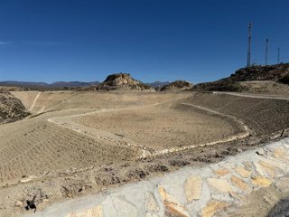 Restauración del vertedero sellado en Albox (Almería).