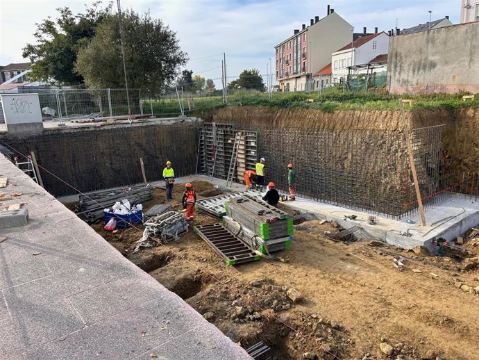 Archivo - Obra de vivienda pública. Foto de archivo.