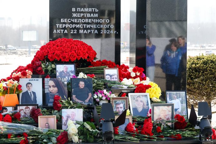 RUSSIA, MOSCOW REGION - MARCH 22, 2026: Flowers are pictured by a monument in memory of the victims of the 22 March 2024 Crocus City Hall terrorist attack in Krasnogorsk, northwest of Moscow