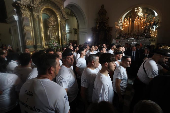 Salida de las imágenes de la Hermandad de Jesús Caído y María Santísima de los Desamparados durante la Semana Santa en Cádiz. A 31 de Marzo de 2026 en Cádiz (Andalucía, España). ARCHIVO.