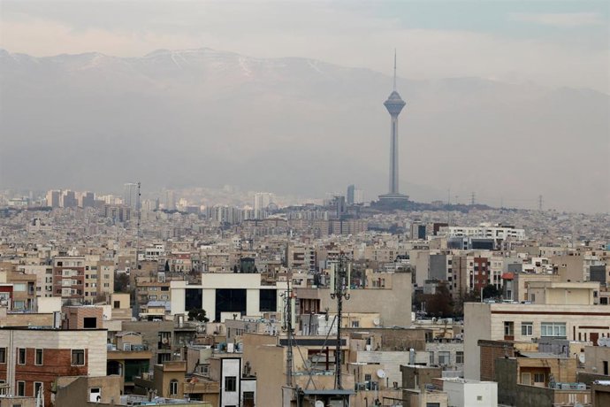 Archivo - Vista general de Teherán (archivo)