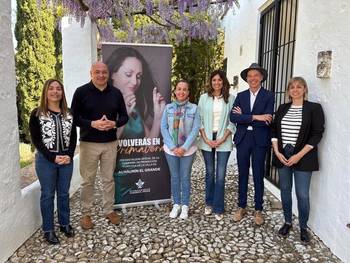 Presentación de la campaña turística "Volverás en primavera"