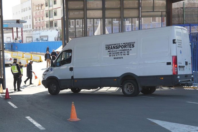 Uno de los ensayos que se realizaron sobre la aduana comercial de Melilla.