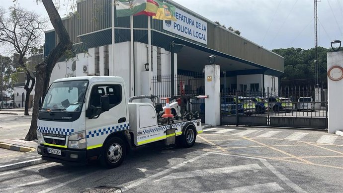 Una grúa municipal de El Puerto de Santa María (Cádiz)