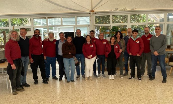 El eurodiputado del PSOE, César Luena, en la Salina de San Vicente en San Fernando.