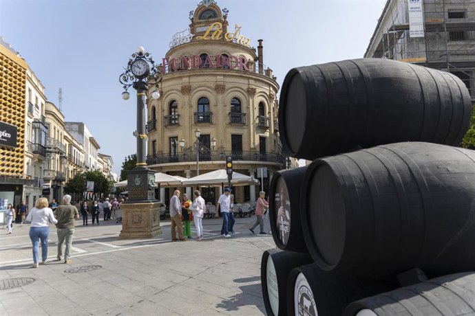 Archivo - Vista del emblemático edificio del Gallo Azul en la calle Larga de Jerez de la Frontera (Cádiz)