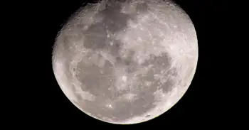 Misión Artemis II de la NASA en directo: cómo y dónde ver hoy el histórico sobrevuelo sobre la Luna