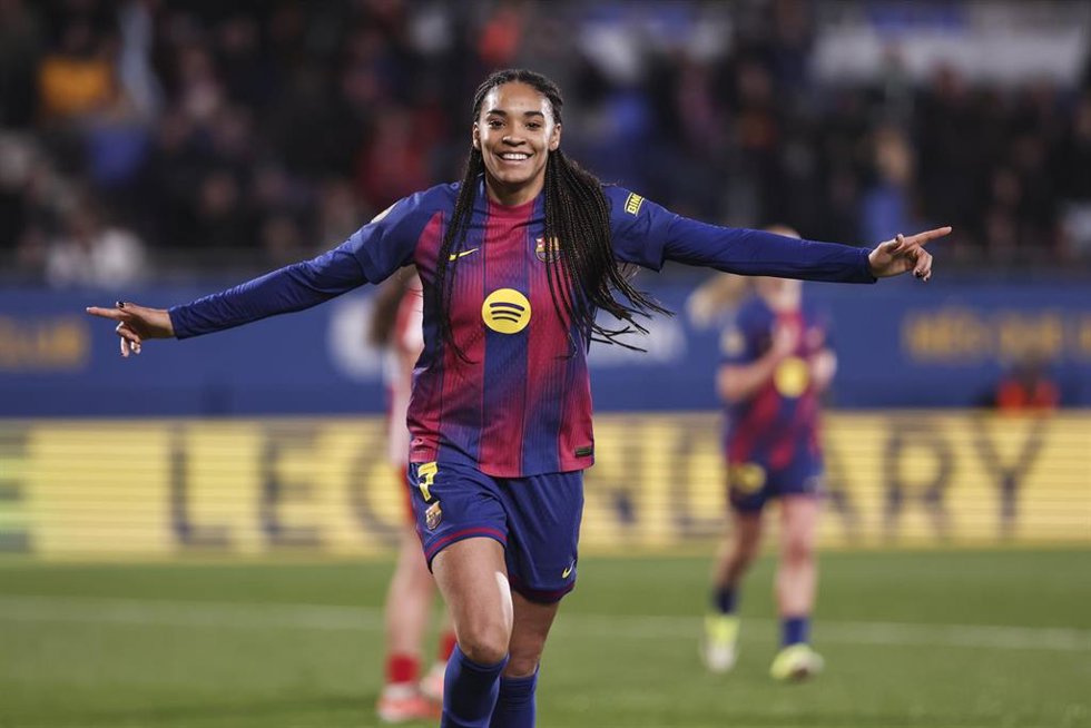 Archivo - Salma Paralluelo con el Barça