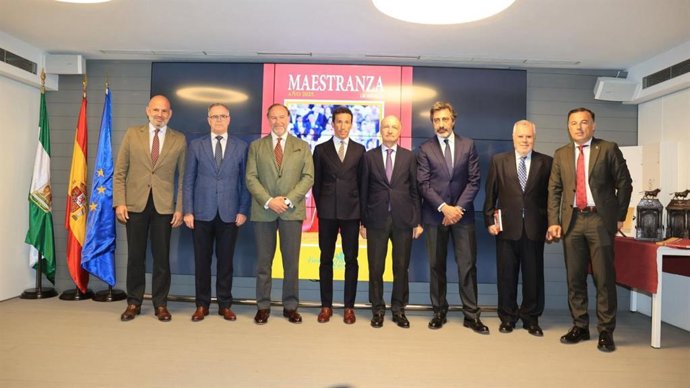 Foto familiar de la XIX edición de los Premios Taurinos 'Pepe Luis Vázquez'.