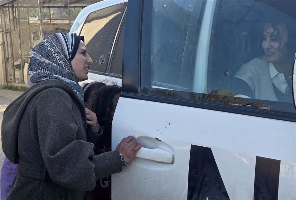 Archivo - Ocho niños evacuados a Egipto a través del cruce fronterizo de Rafah en 2023 regresan a la Franja de Gaza con la coordinación de la OMS y se reúnen con sus familias en el Complejo Médico Nasser, en Jan Yunis, en el sur del enclave